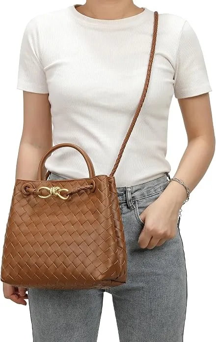 PLUSHH Women’s Casual Woven Handbag - 24 cm Luxury Chic / شنطة كاجوال نسائية فاخرة من PLUSHH بتصميم مضفر وحجم 24 سم